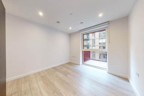 Three bedroom apartment with private balcony - 1 of 1