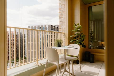 REF - 10-E2011 - 1 of 1